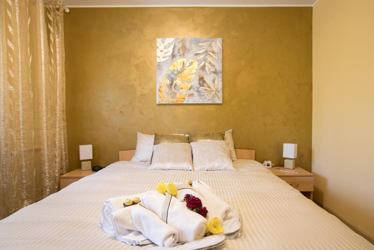 Golden Apartment Baneasa 布加勒斯特 外观 照片